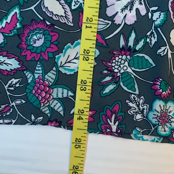 Women’s LOFT OUTLET Blouse Medium - Picture 8 of 8